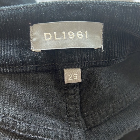 DL1961 MARGAUX CROPPED CORDUROY JEANS IN BLACK 26 - Picture 5 of 6